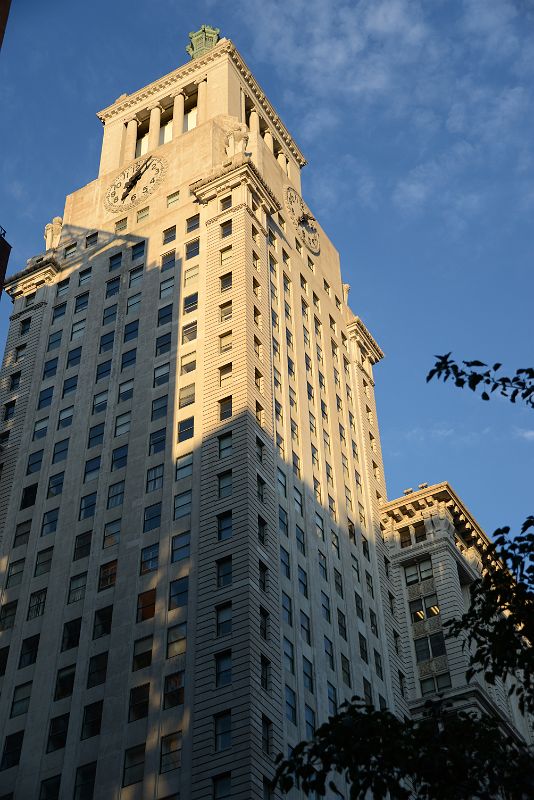 08-2 Con Edison Building Before Sunset In Union Square Park New York City